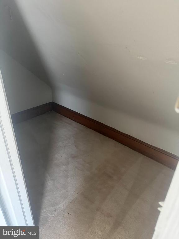 Foto del edificio - 48 N Sproul Rd