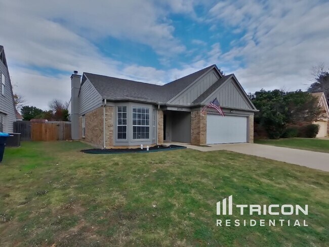 Building Photo - 2628 Dahlia Drive Fort Worth TX