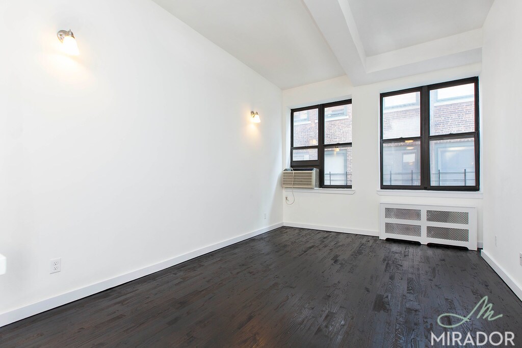 Primary Photo - 43 W 16th St