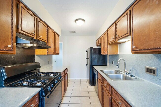 Building Photo - 1944 Nicole Cir