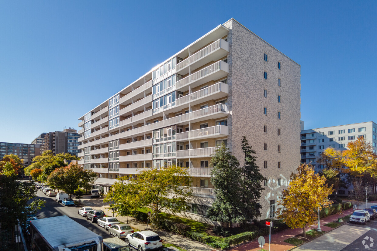 Primary Photo - Potomac Plaza Terraces