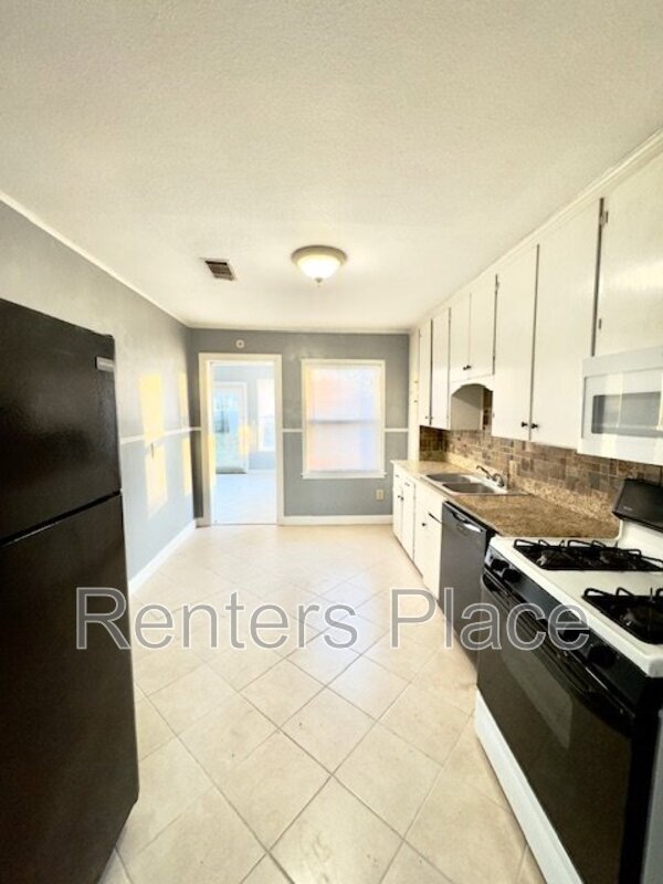 Foto del edificio - 6808 E 4th Pl