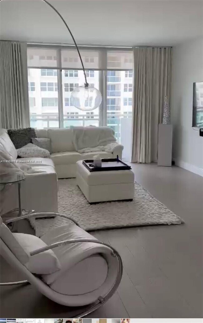 Foto del edificio - 3001 S Ocean Dr