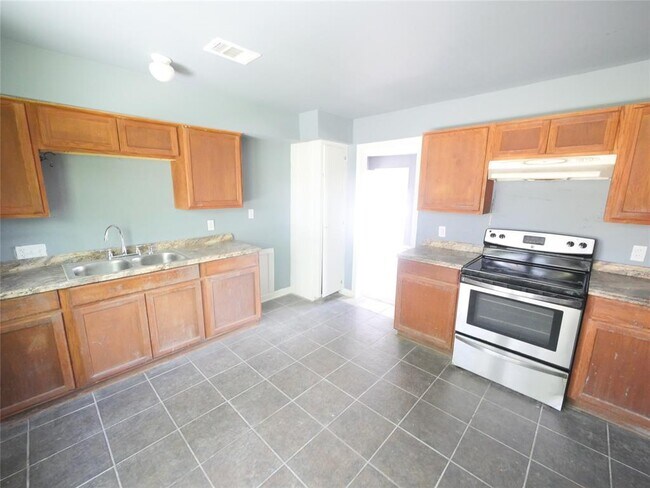 Foto del edificio - 8755 Wiggins St