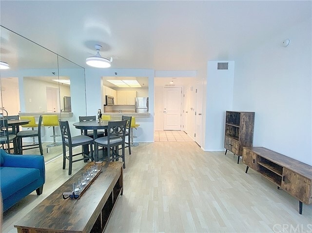 Building Photo - 525 E Seaside Way