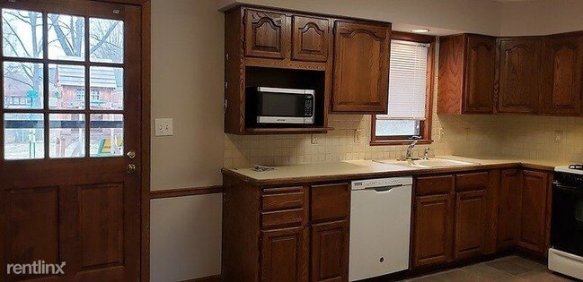 Foto del edificio - 3 br, 1 bath House - 11418 East 59th Street