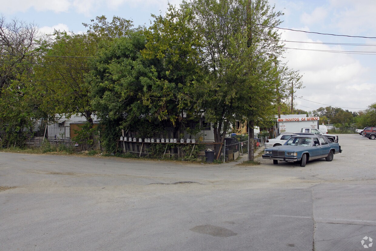 Foto del edificio - Military Hwy Mobile Home Park
