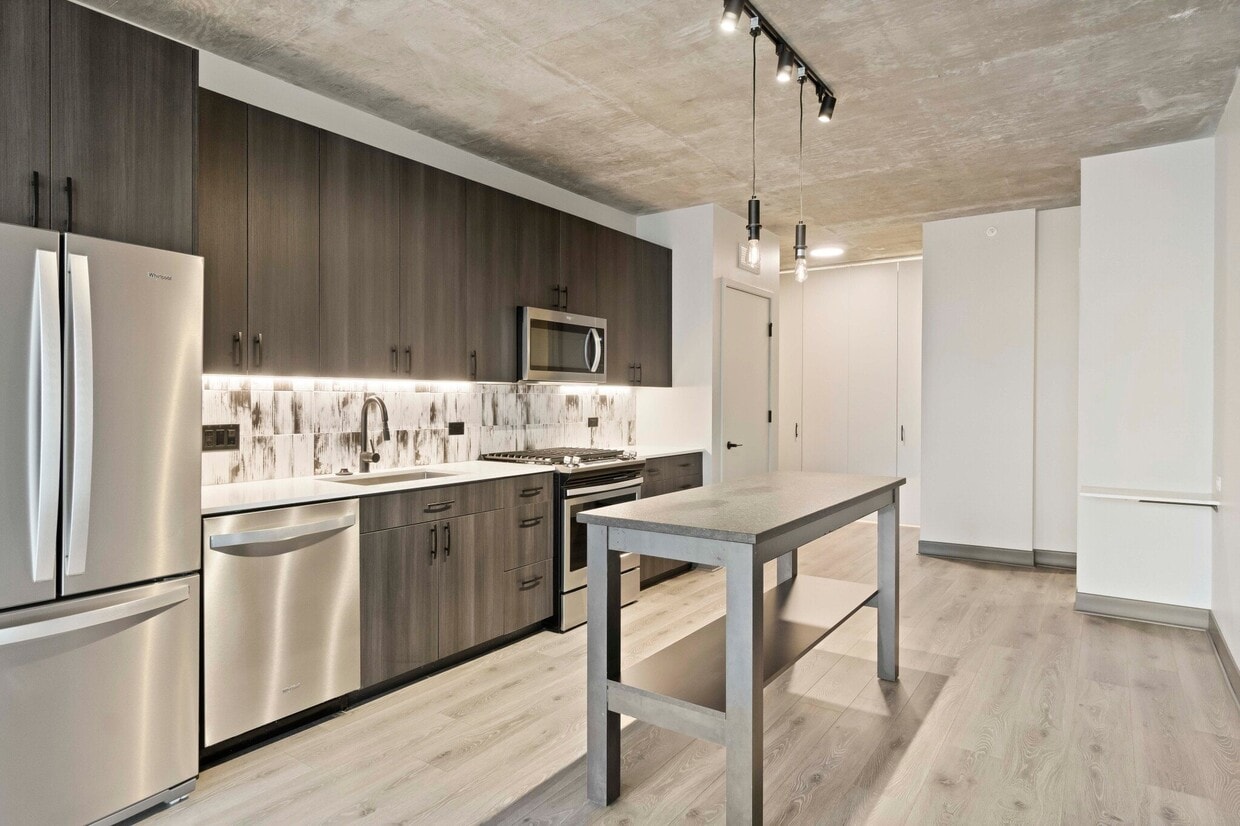 Photo - 169 N Ada St (Chicago, IL)