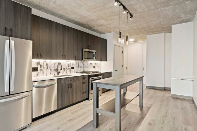 Foto del edificio - 1372 W Randolph St