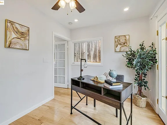 Building Photo - 1431 Sunset Loop