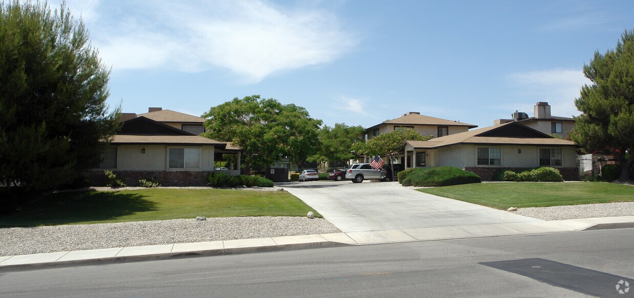Primary Photo - 16200 Kamana Rd