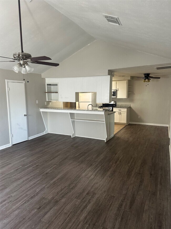 Foto del edificio - 3208 Scotch Moss Ln