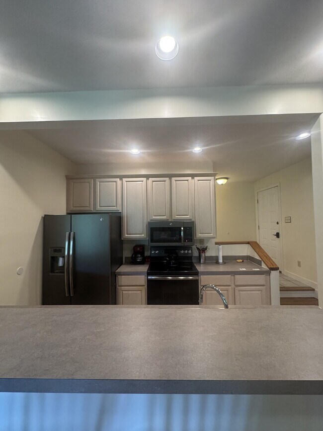 Foto del edificio - Charming furnished ground level Mountain Condo.