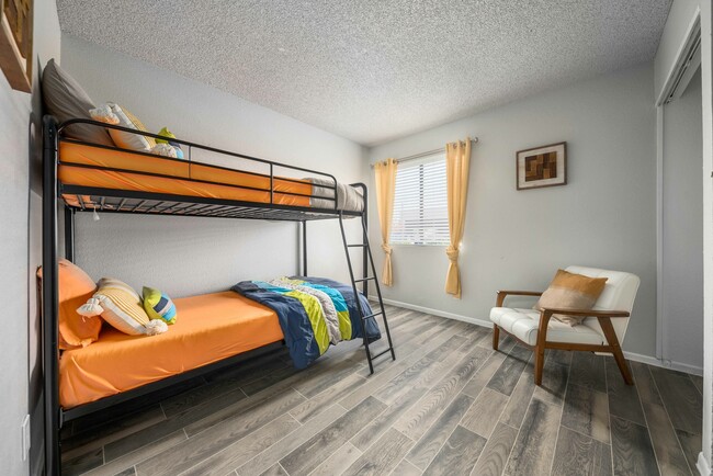 Building Photo - Peoria Grand Apartments