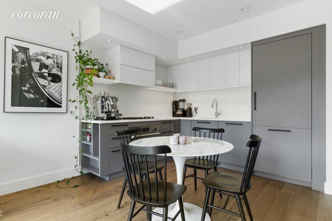 Building Photo - 41 Newel St