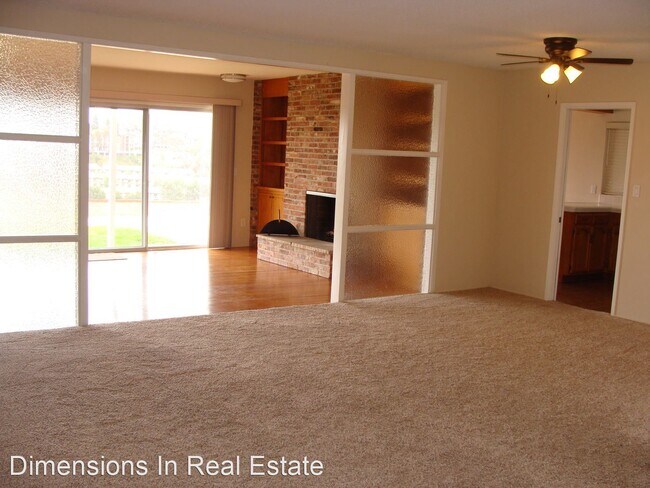Building Photo - 3 br, 2 bath House - 4205 East Overlook Dr.