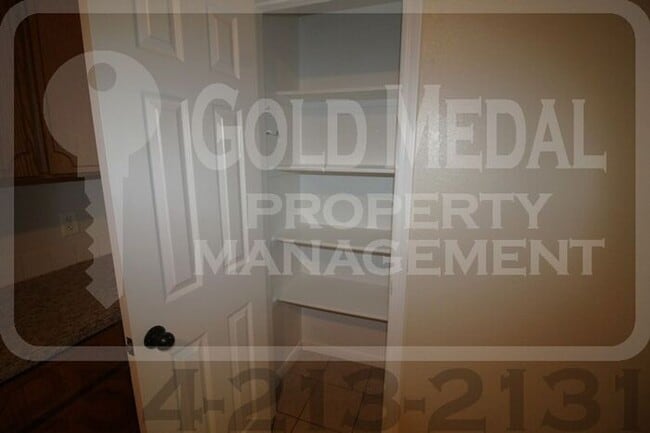 Foto del edificio - 601 N Gilmer St