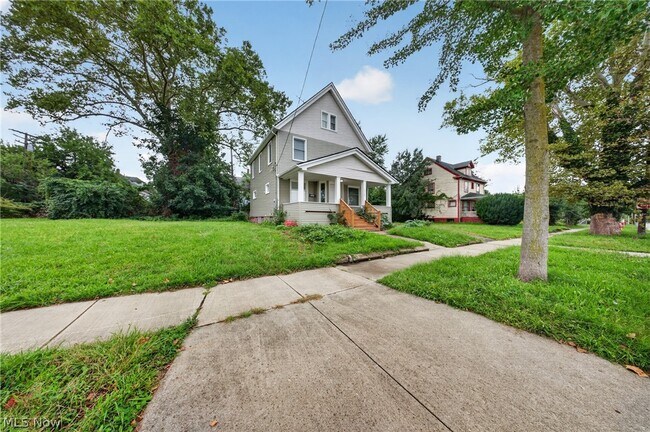 Foto del edificio - 10524 Lee Ave