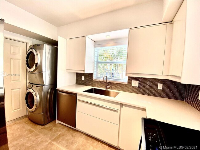 Foto del edificio - 805 S Riverside Dr
