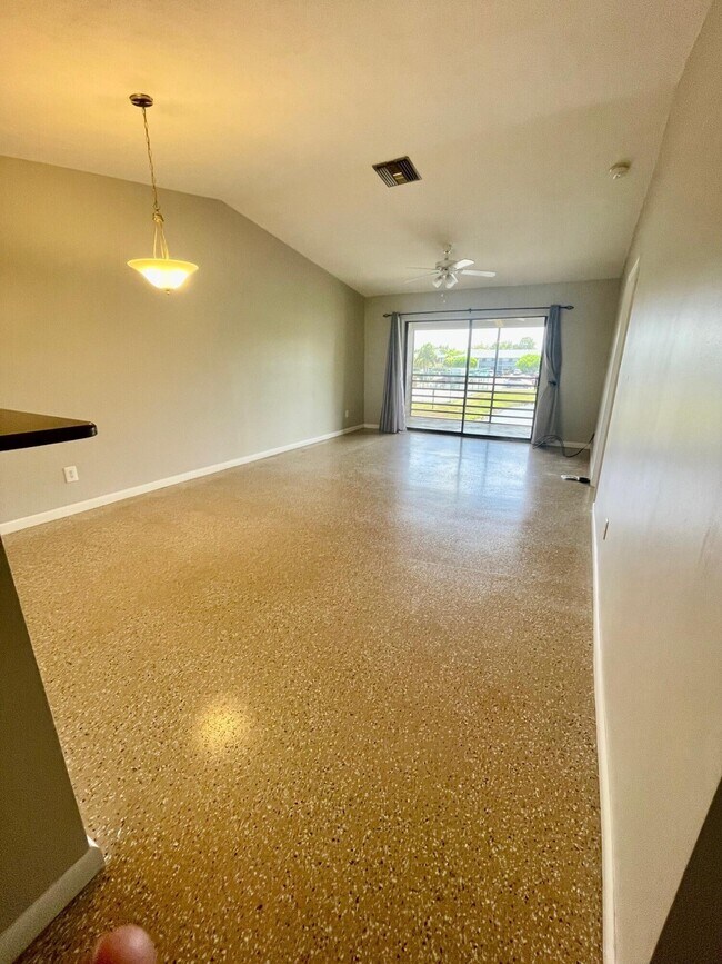 Foto del edificio - 1271 SE Parkview Pl