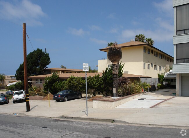 Elan Baylofts - 4