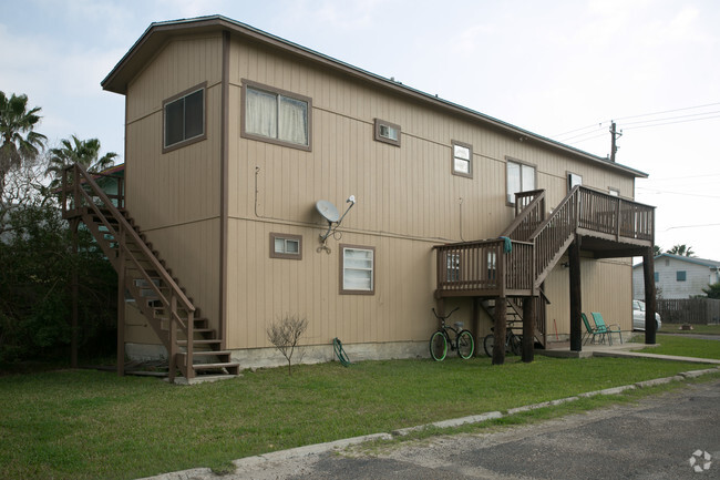 Building Photo - Marlin Court Apartments