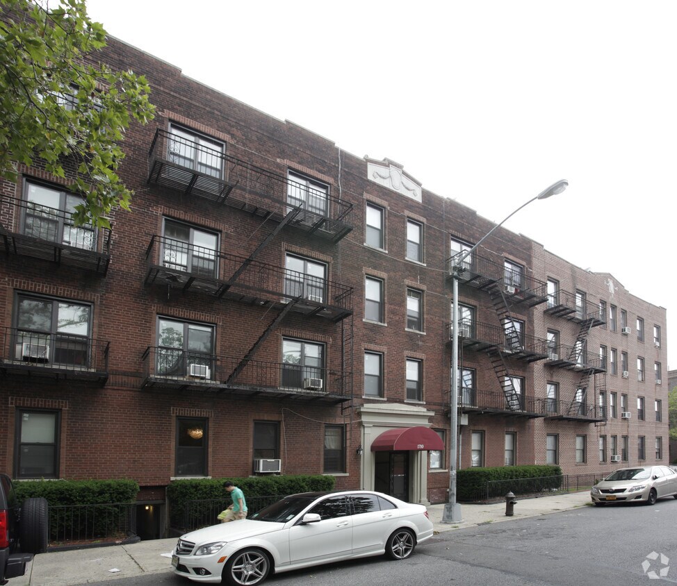 Building Photo - 1710 W 4th St