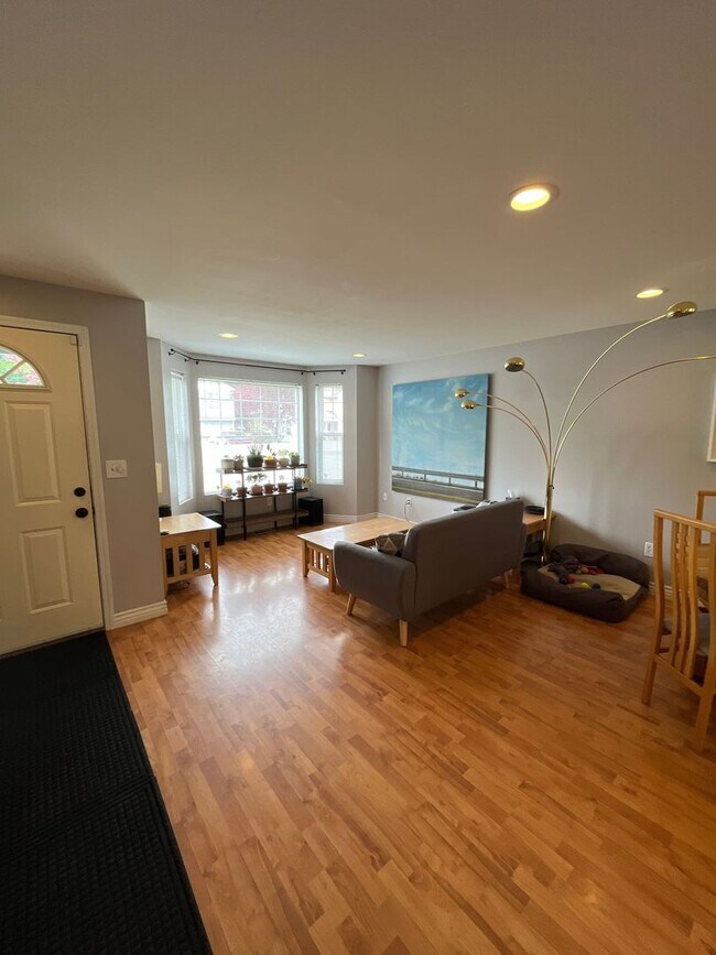 Foto del edificio - 3 Bedroom 2 Bath House on Cul-de-sac near ...