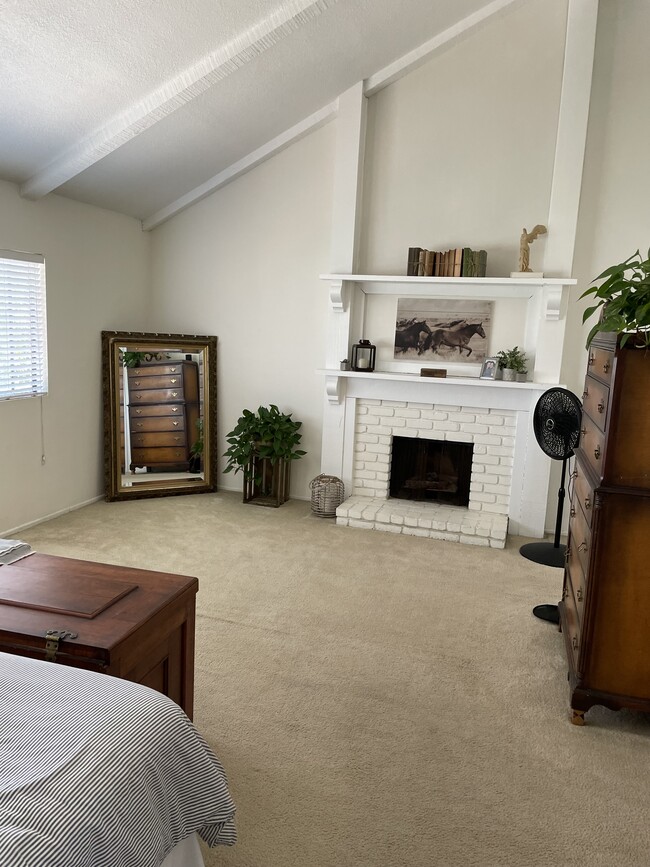 living room - 9421 Gateshead Dr