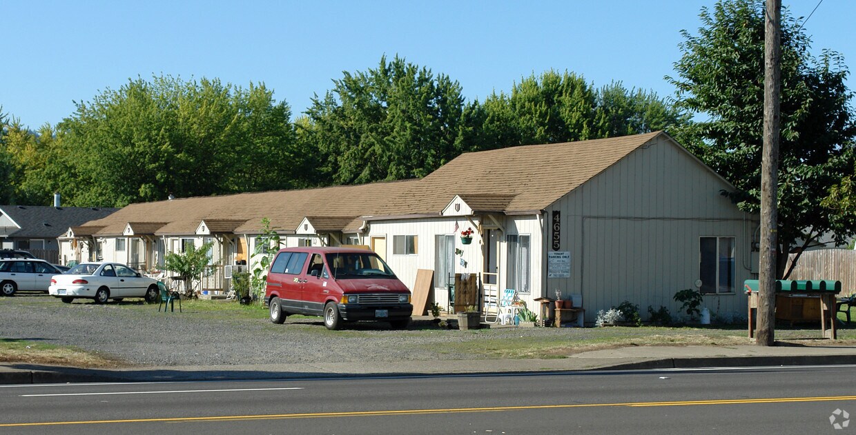 Foto principal - 4655 Main St