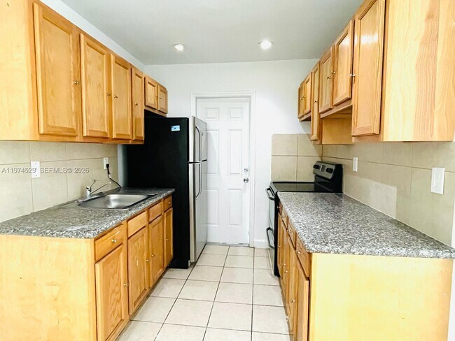 Foto del edificio - 608 SW 16th Ave