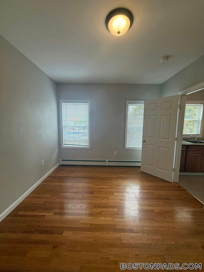 Building Photo - 4 Kingsley Terrace