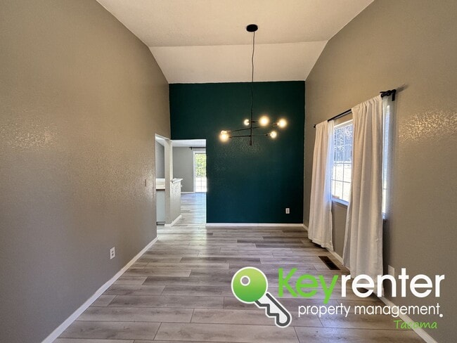 Foto del edificio - Remodeled 3-Bedroom Home in Steilacoom wit...