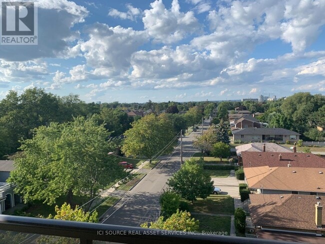 Photo du bâtiment - 760 Sheppard Ave W