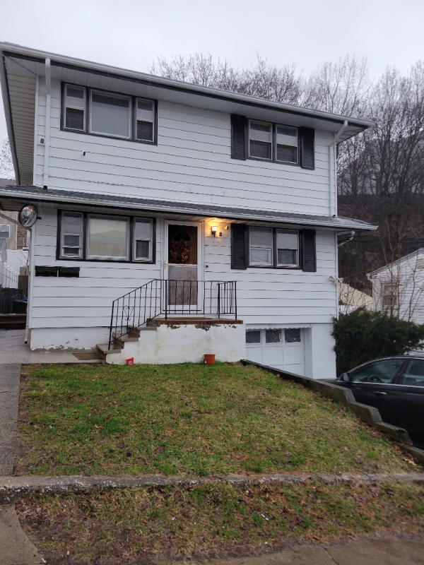 302 Dixon Ave Unit 1, Paterson, NJ 07501 Room for Rent in Paterson