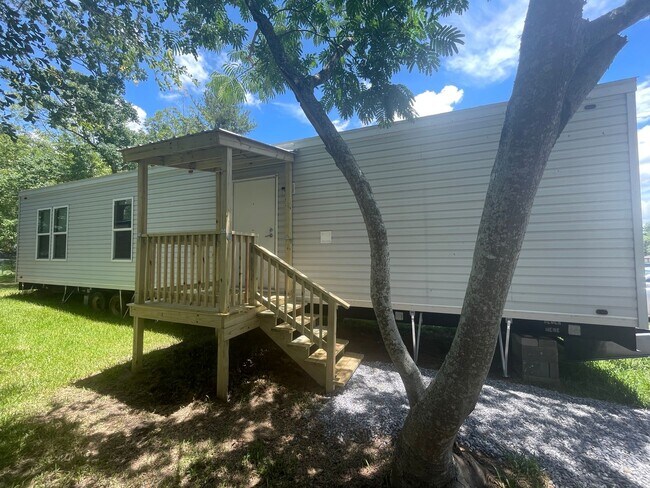 Foto del edificio - NEW 1 BEDROOM TINY HOME