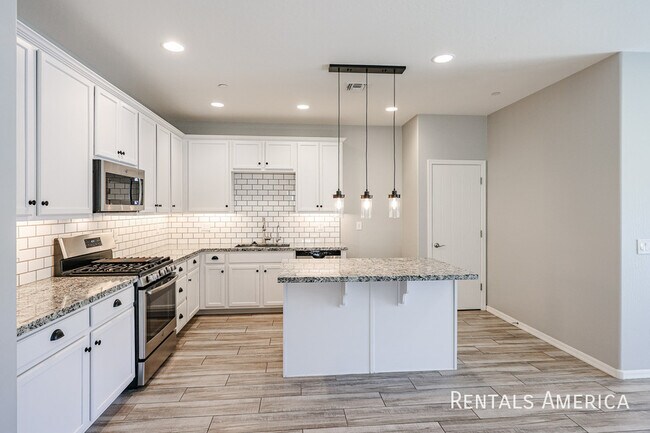 Building Photo - 4-Bedroom, 2 Bath in Verrado Sienna Hills