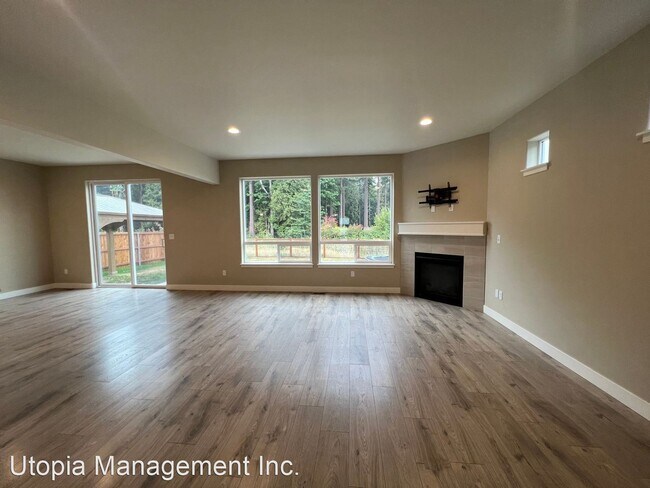 Foto del edificio - 3 br, 3 bath House - 395 Mystic Street