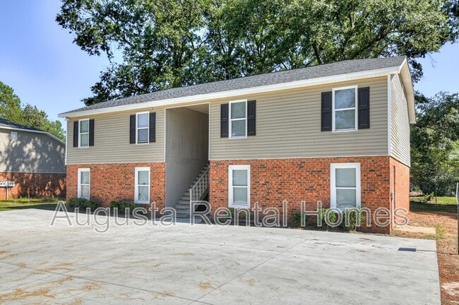 Foto del edificio - 150 Conifer Dr