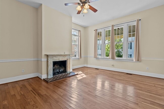 Building Photo - 403 Dinwiddie St