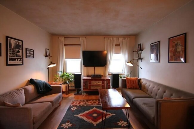 Foto del edificio - 32 Riverdale St