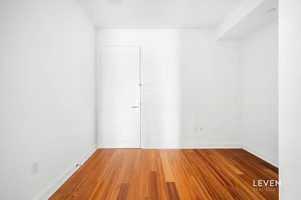 Building Photo - 57 Reade St