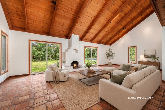Building Photo - 1539 Miramar Ln