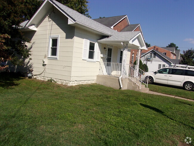 Building Photo - 839 19th St S