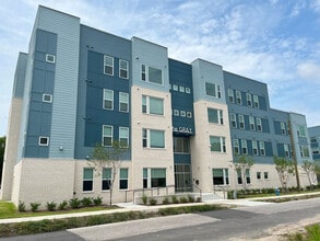 Building Photo - NHH Gray