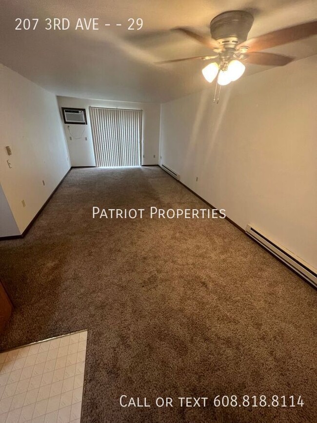 Building Photo - 1 bed/1 bath apartment in Monroe!