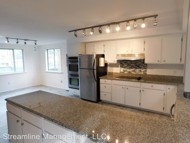 Foto del edificio - 5 br, 4 bath House - 9015 Honeybee Ln