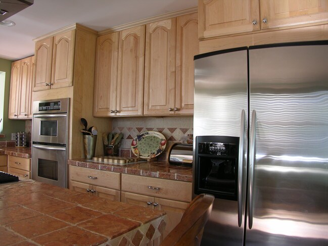 Kitchen - 19910 Fisher Ave