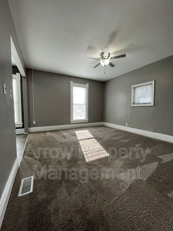 Foto del edificio - 445 N 25th St
