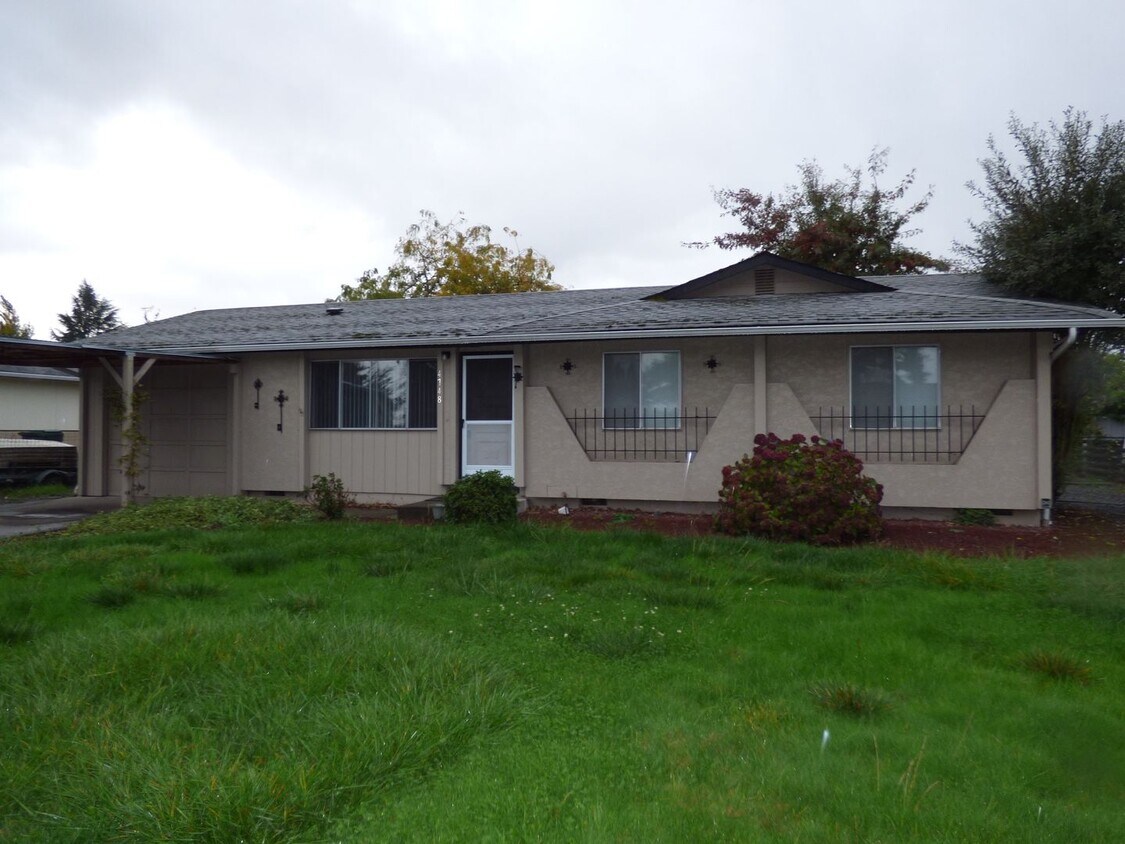 Primary Photo - 3 bed 1 bath House